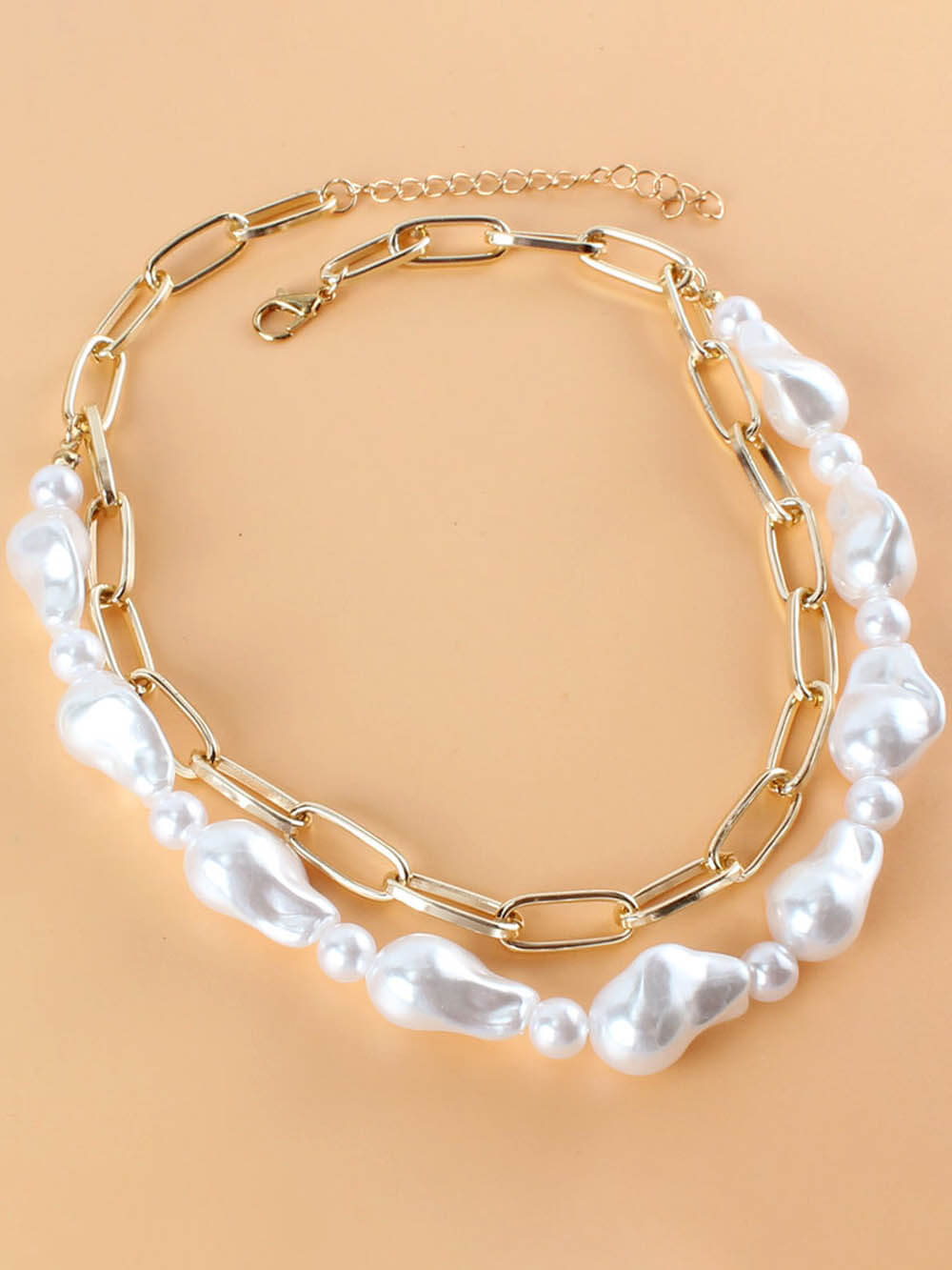 Fashionable Special-Shaped Imitation Pearl Beaded Necklace