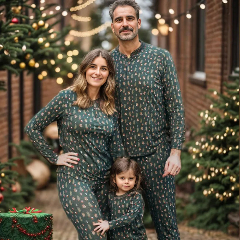 Green Christmas Tree Fmalily Matching Pajamas (with Pet's dog clothes)