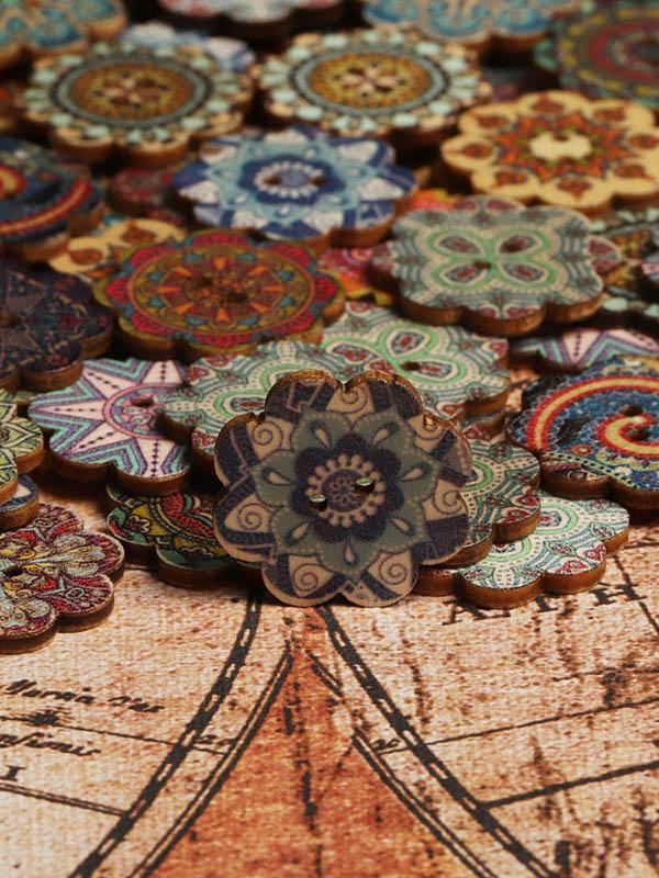 About 100Pcs Multi-Color Wooden Buttons