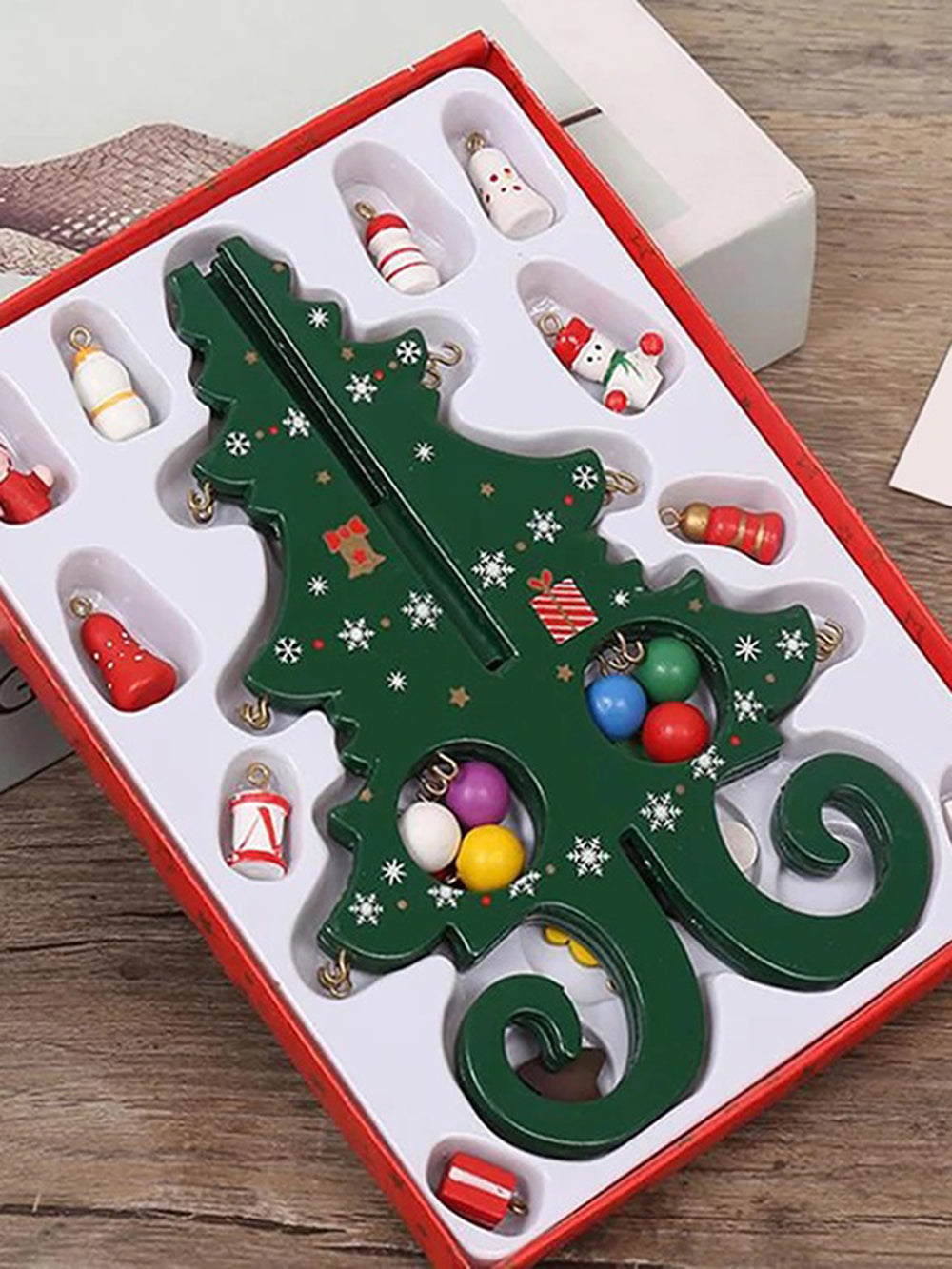 Christmas Six-Piece Tree With Small Pendants