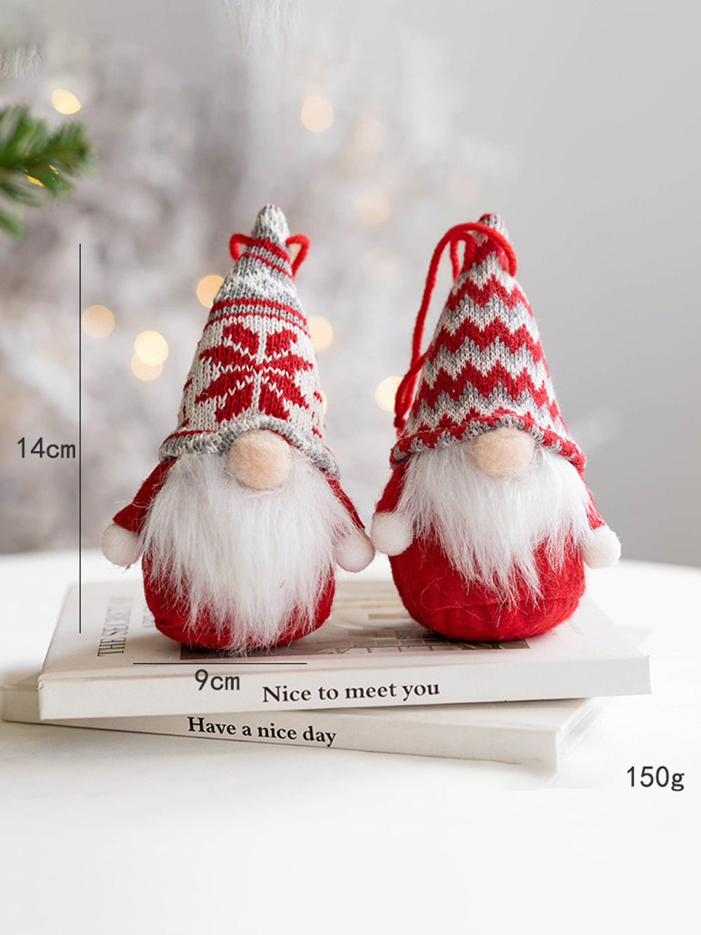 A pair of Santa Claus plush fabric dolls, Santa Claus pendants