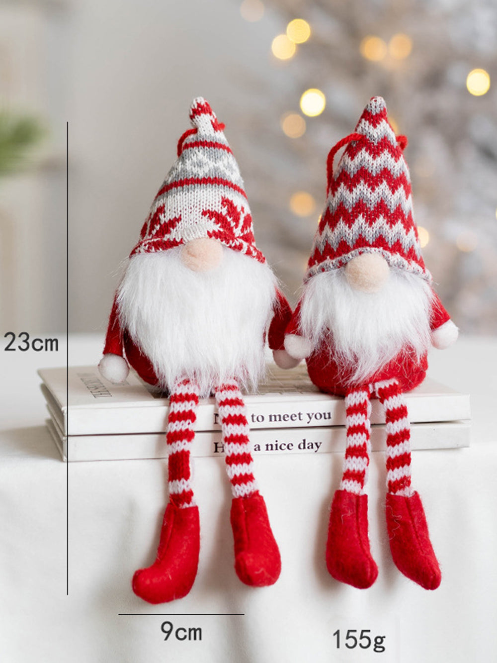 A pair of Santa Claus plush fabric dolls, Santa Claus pendants