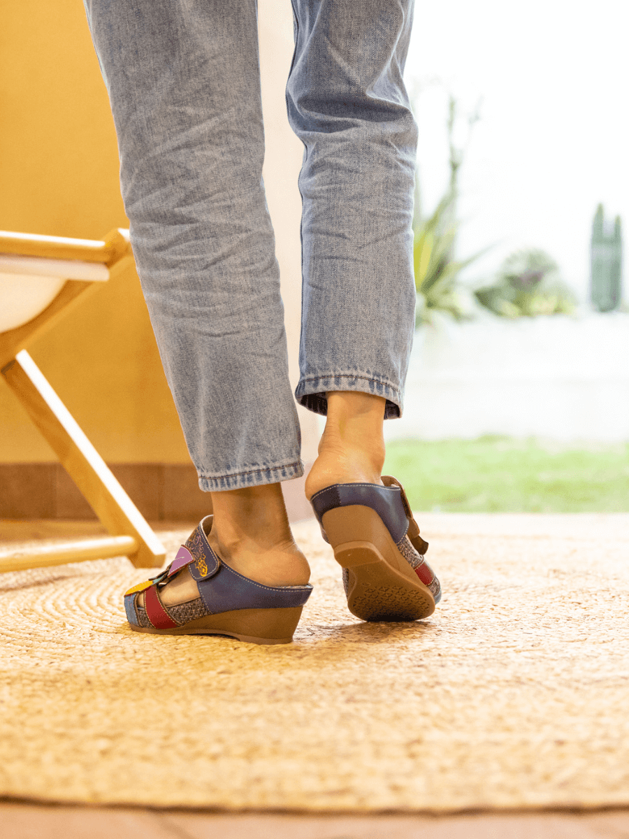 SOFFIA | FLOR DE PARAISO LEATHER WEDGE SANDAL - NAVY