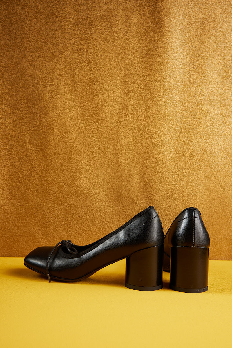 Jady Rose | Designer Taste Leather Pump - Black