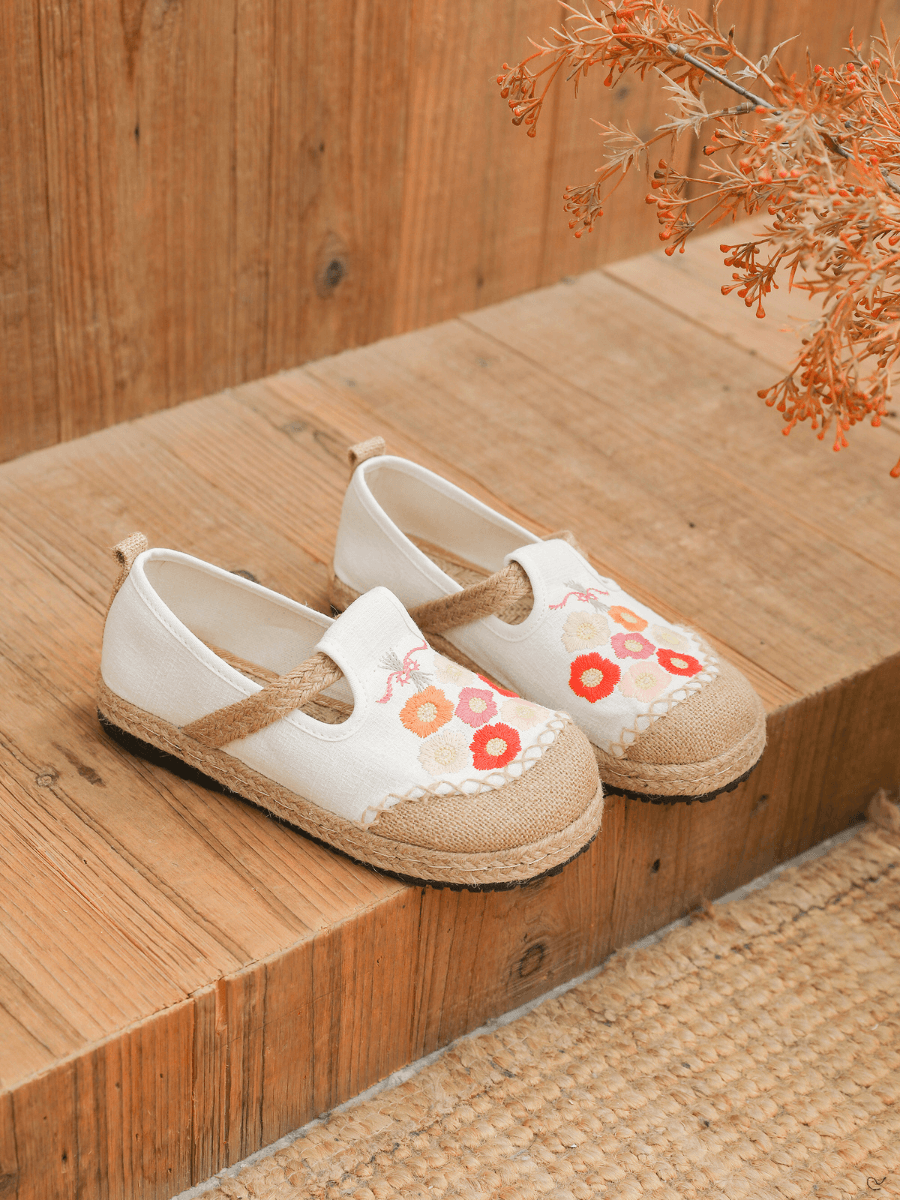 Cactus Rose | Belize Daisy Embroidered Linen Loafer - Apricot