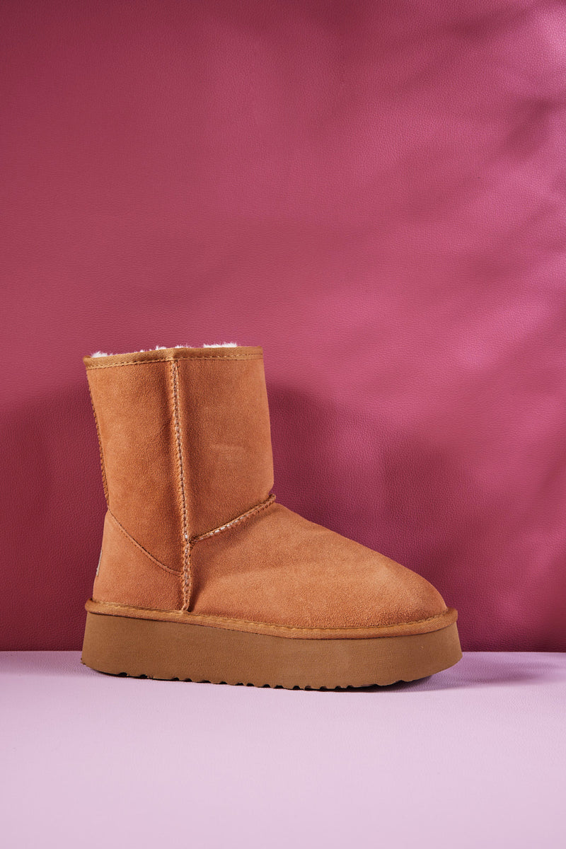 Smaibulun Ugg | Cloud Nine Platform Mini Boots - Chestnut