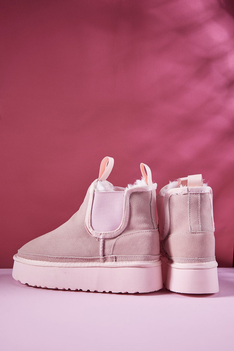 Smaibulun Ugg | Chelsea On The Land Suede Shearling Boots - Baby Pink