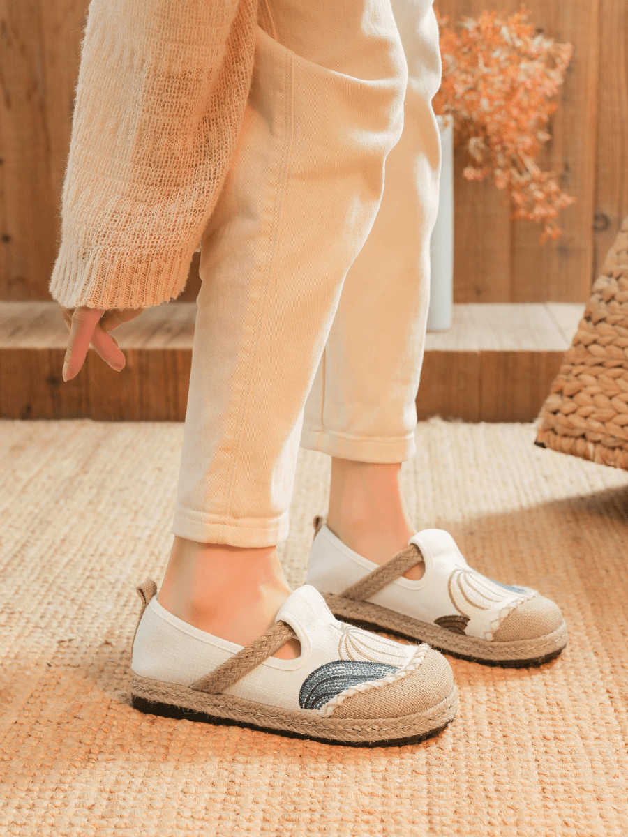 Cactus Rose | Pumpkin Kiss Embroidered Linen Loafer - Apricot