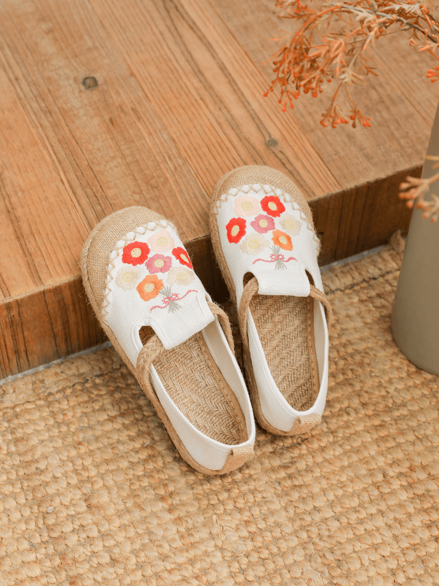 Cactus Rose | Belize Daisy Embroidered Linen Loafer - Apricot