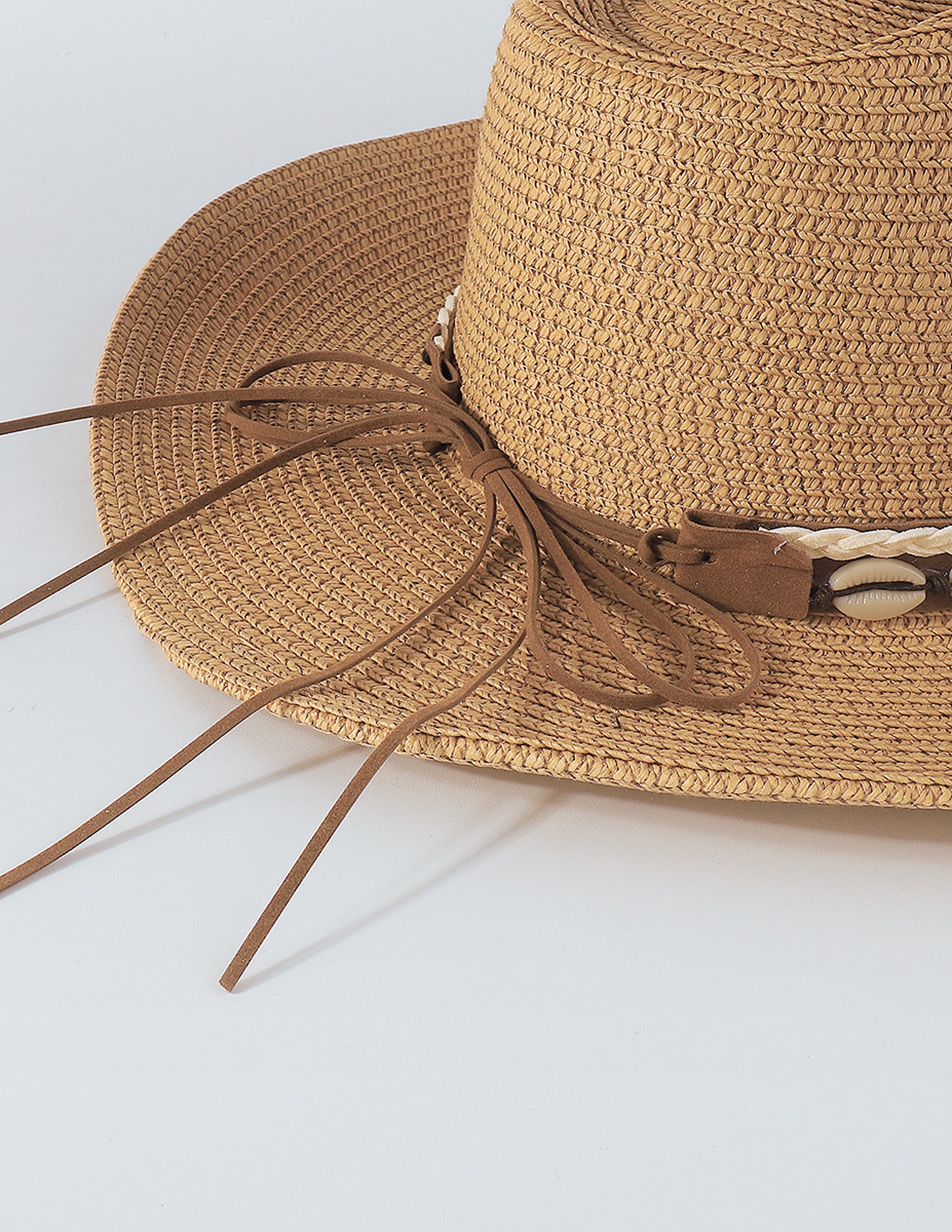 Straw Hat With Shell Tassels