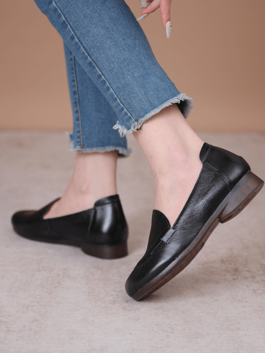 RUMOUR HAS IT| STITCHING HEADER LEATHER LOAFER - BLACK