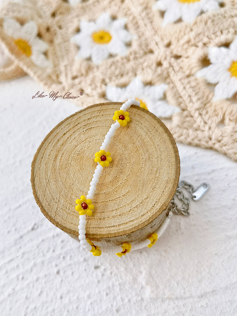 Adjustable Drawstring Beaded Bracelet White Daisy