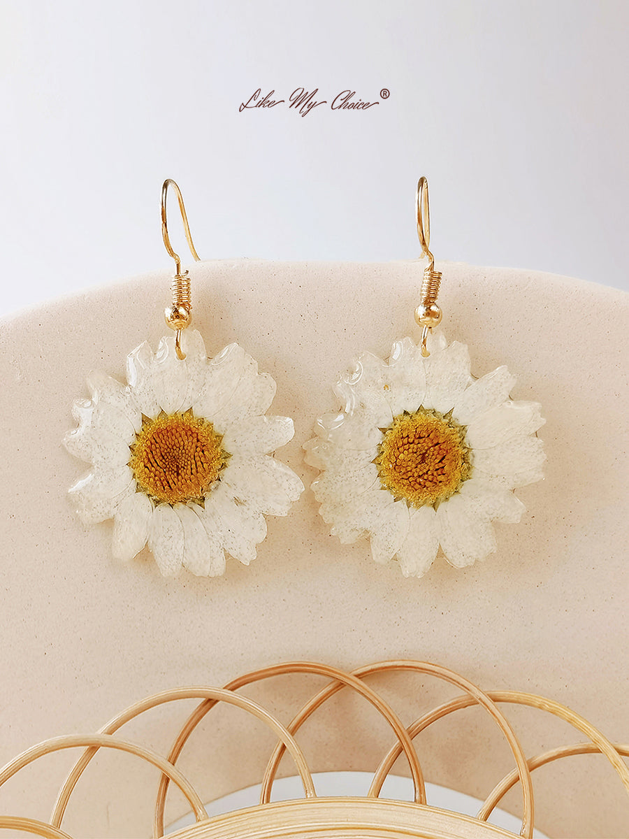 Pressed Flower Drop Earring - Resin Daisy