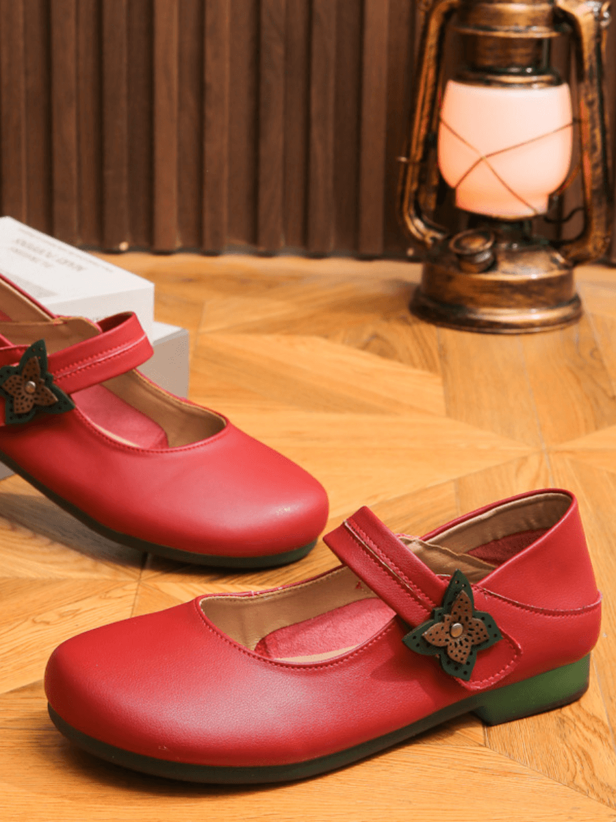 RUMOUR HAS IT| SIDE DAISY BUCKLE LEATHER MARY JANE  - RED