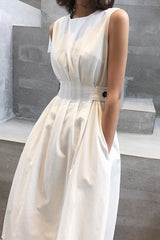 Elegant Simplicity Solid Pocket O Neck Sleeveless Dress Dresses