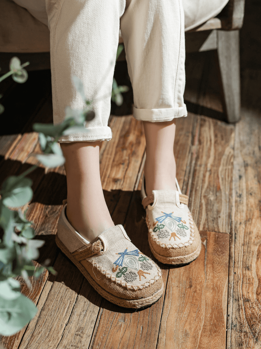 CACTUS ROSE | PATTERN EMBROIDERED LINEN ESPADRILLE LOAFER - BEIGE