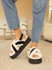 Smaibulun Ugg | Roar Wool Lined Criss-Cross Strap Slipper - White