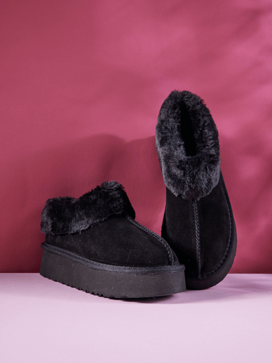 Smaibulun Ugg | Cuddle Up Wool Lined Suede Bootie - Black