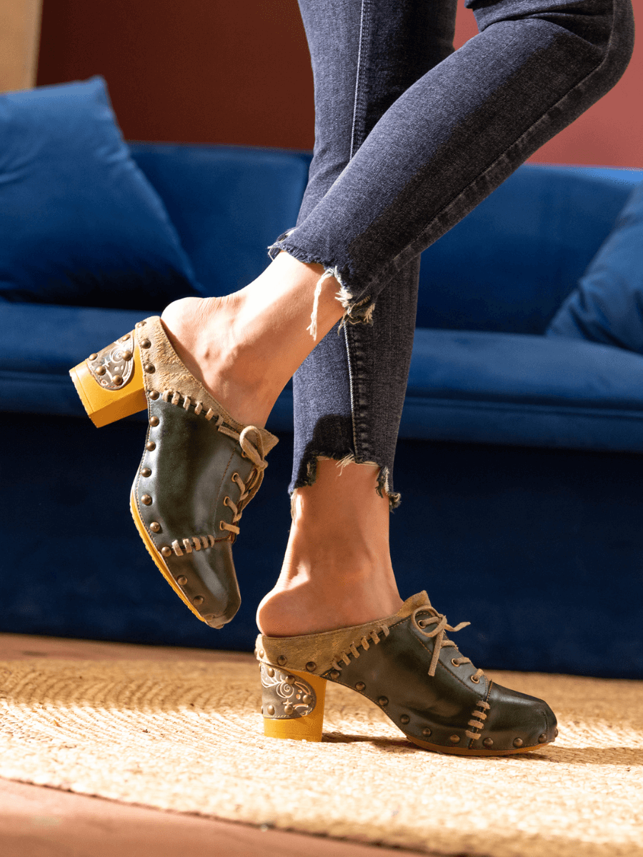 SOFFIA | KAIRO STUDDED STITCH LEATHER CLOG