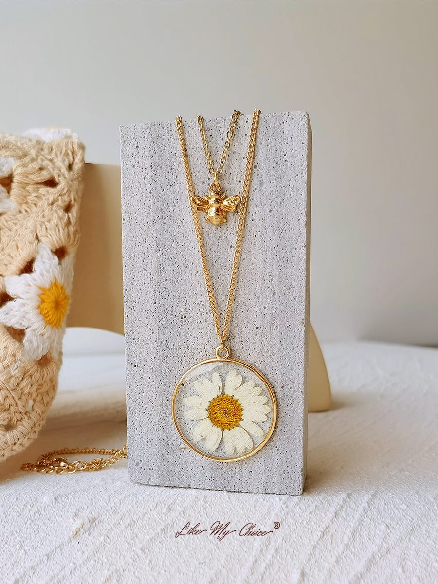 Pressed Flower Necklace - Natural Daisy&Bee