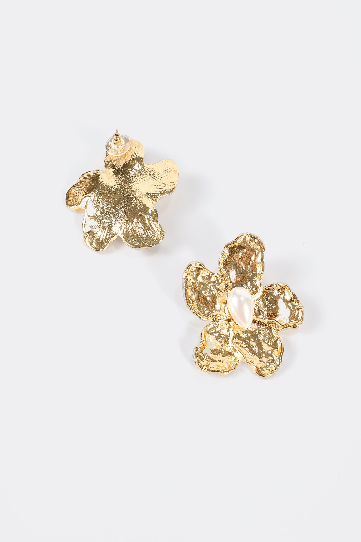 Floral Pattern Stud Earrings