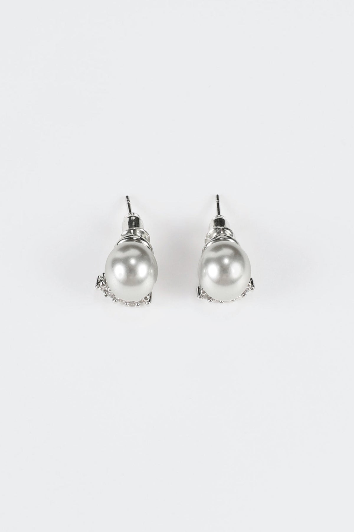 Faux Gray Pearl Stud Earings