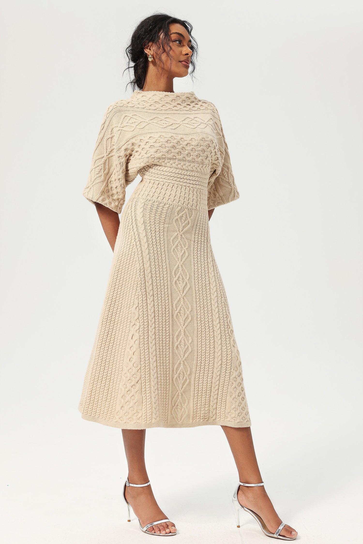 Crew Collar Knit Midi Dress Beige