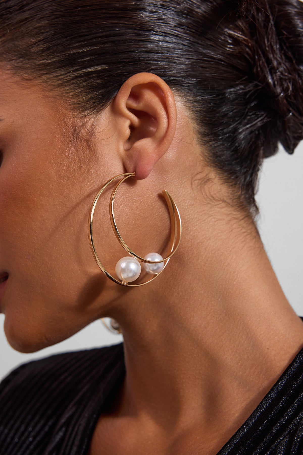 Faux Pearl Metal Circle Shape Earrings