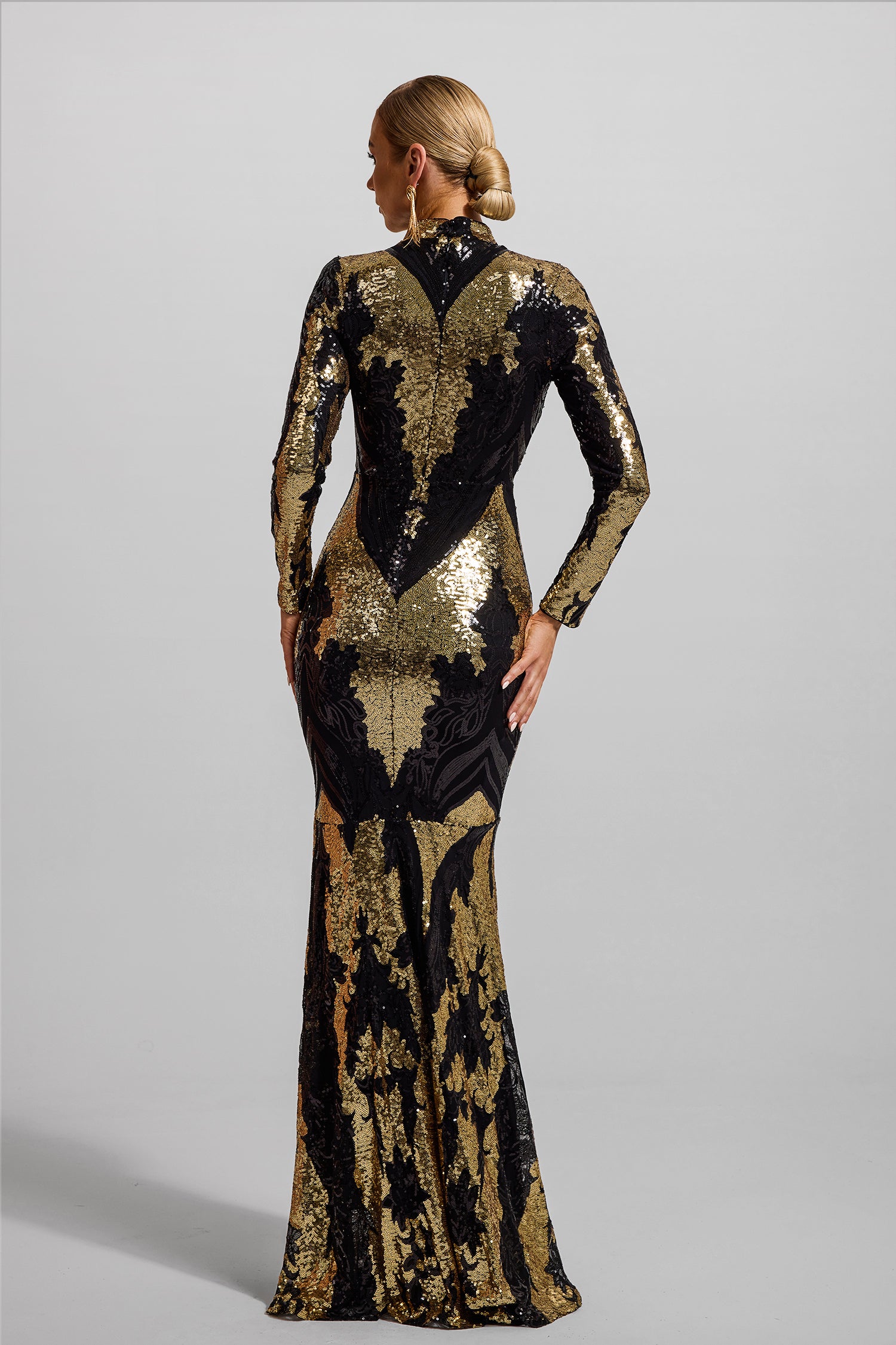 Sequin Round Neck Long Sleeve Maxi Dress