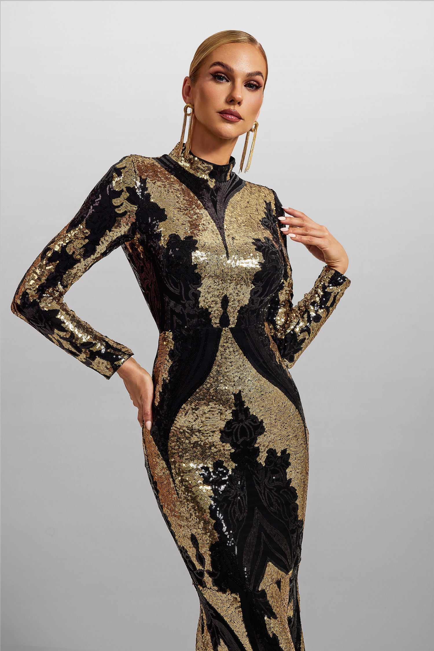 Sequin Round Neck Long Sleeve Maxi Dress