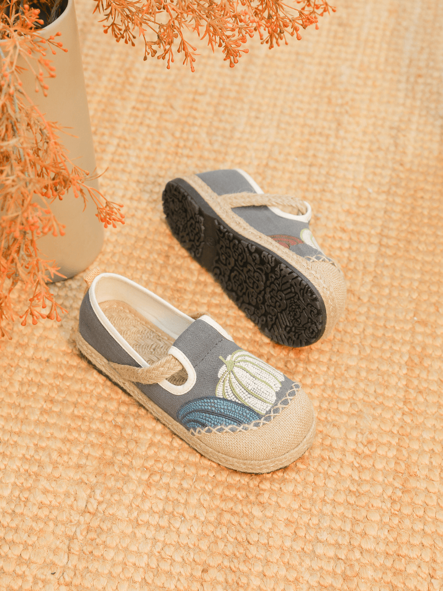 Cactus Rose | Pumpkin Kiss Embroidered Linen Loafer - Grey