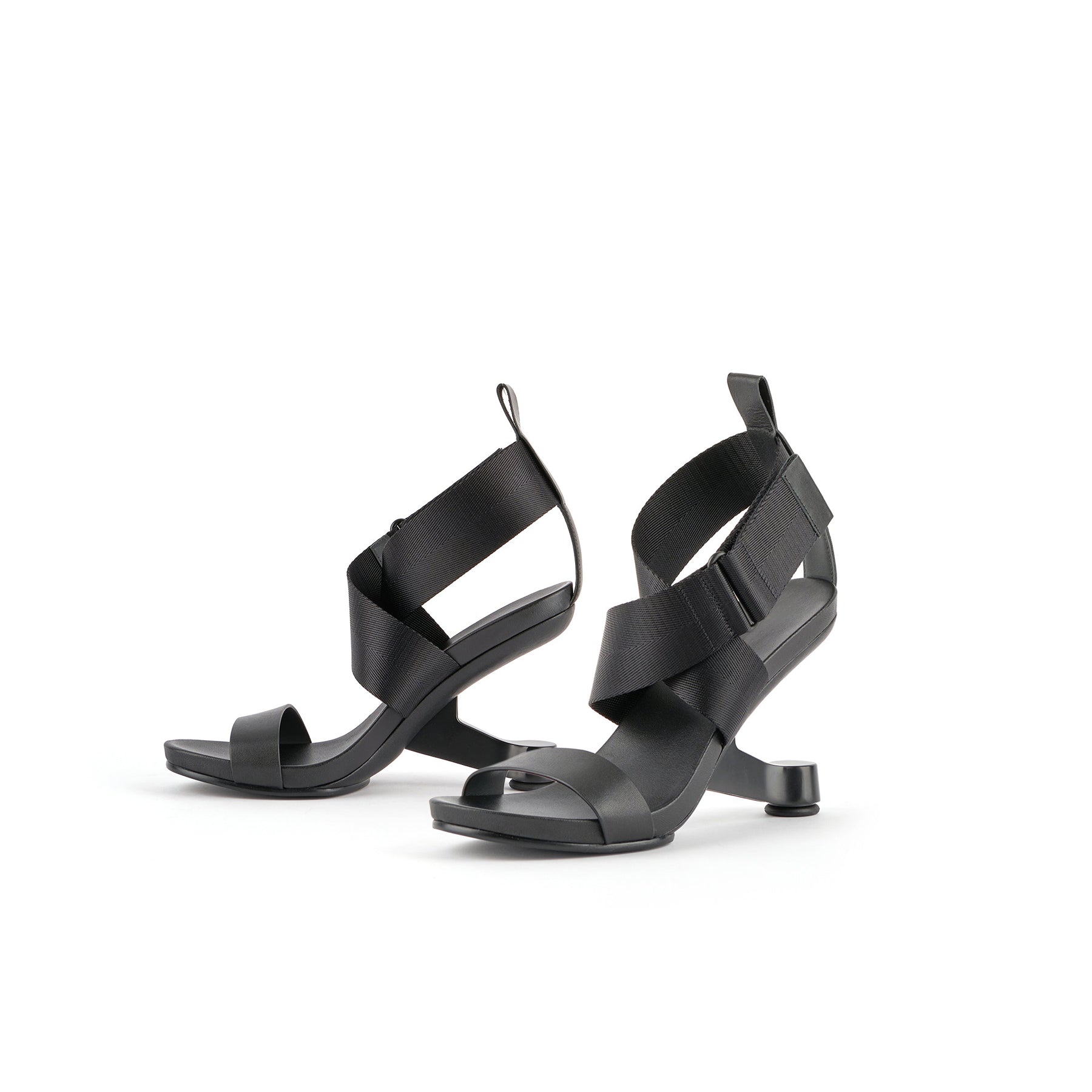 JADY ROSE | KORI CROSS STRAP OPEN TOE HEELED SANDAL- BLACK