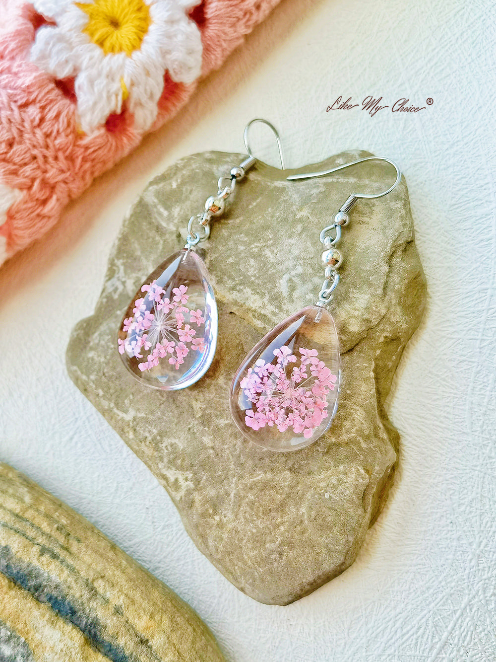 Teardrop Queen Anne Bud Dried Flower Resin Earrings