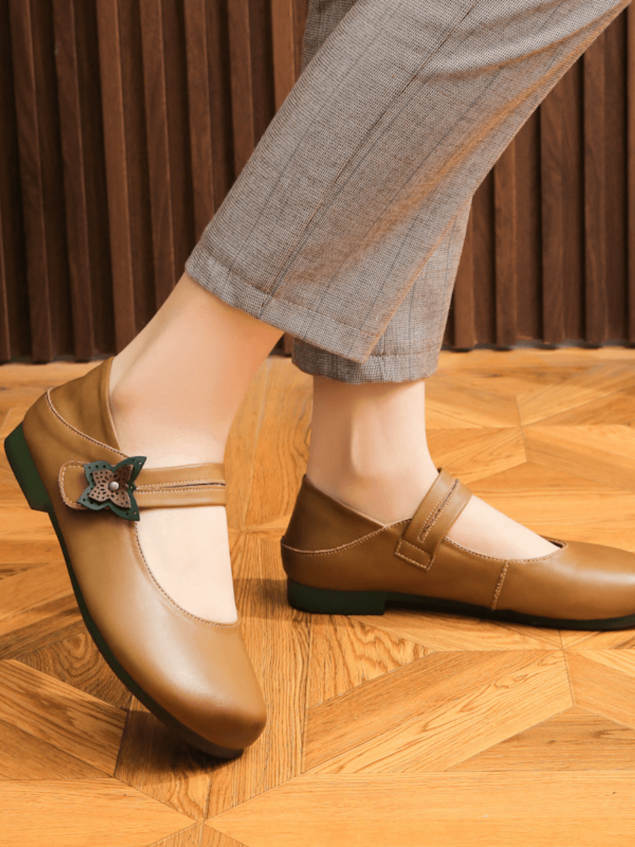 RUMOUR HAS IT| SIDE DAISY BUCKLE LEATHER MARY JANE  - CARAMEL