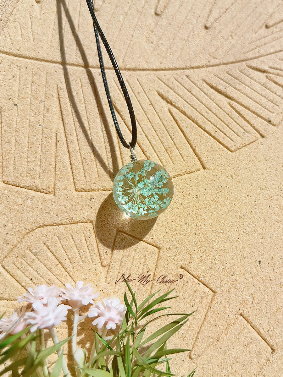 Aqua Queen Anne's Lace Necklace