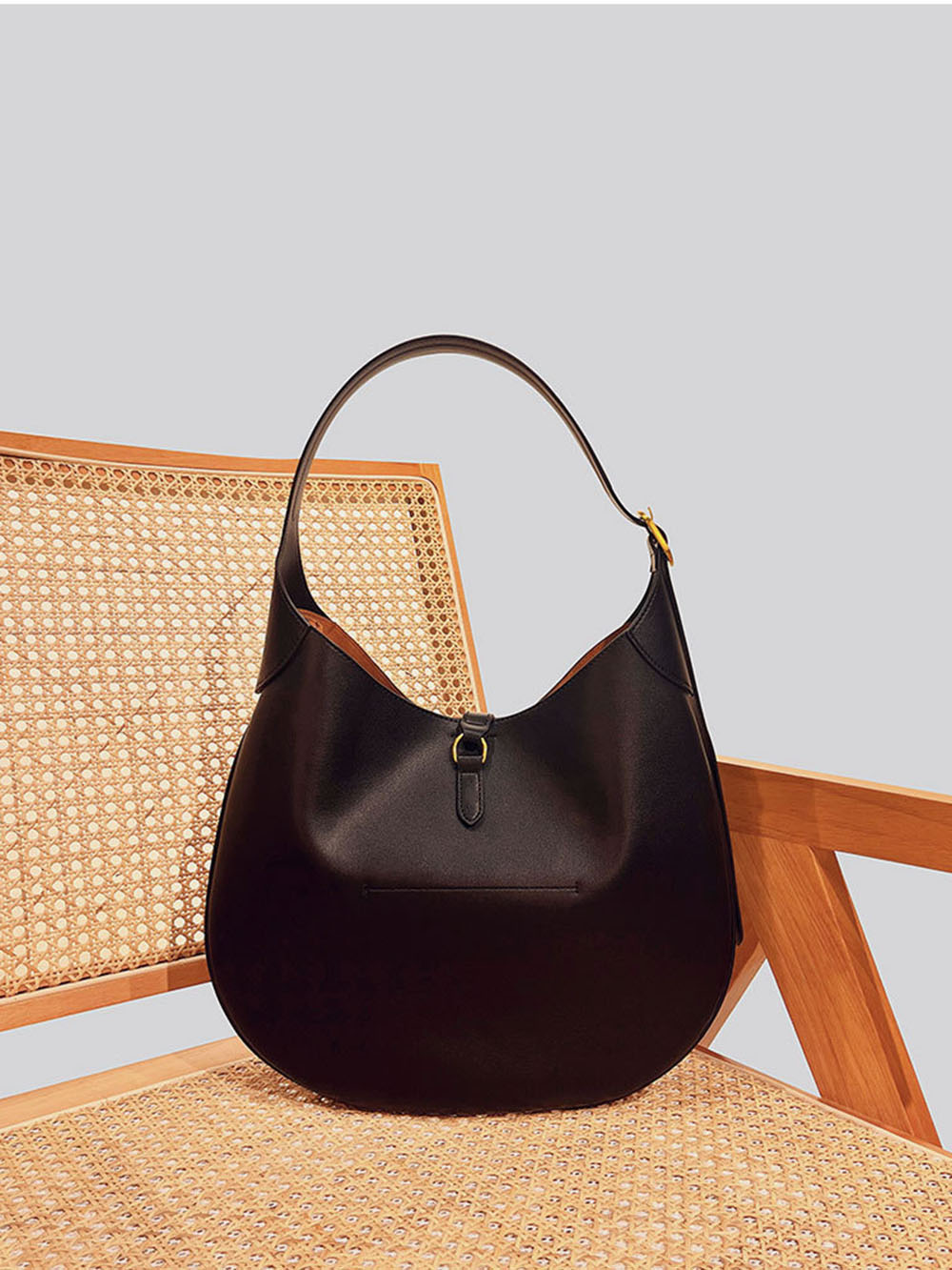 Elegant-Leather Armpit Bag