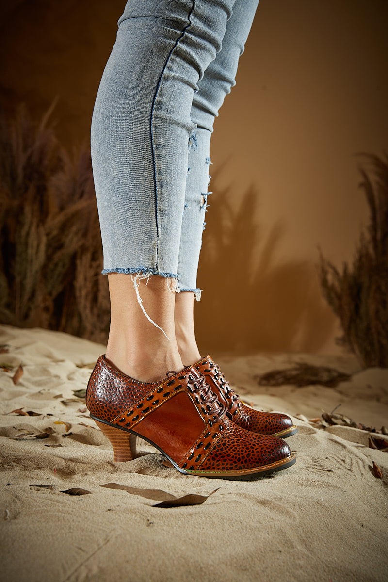 Soffia | Veronika Crack Patterned Leather Oxford - Brown