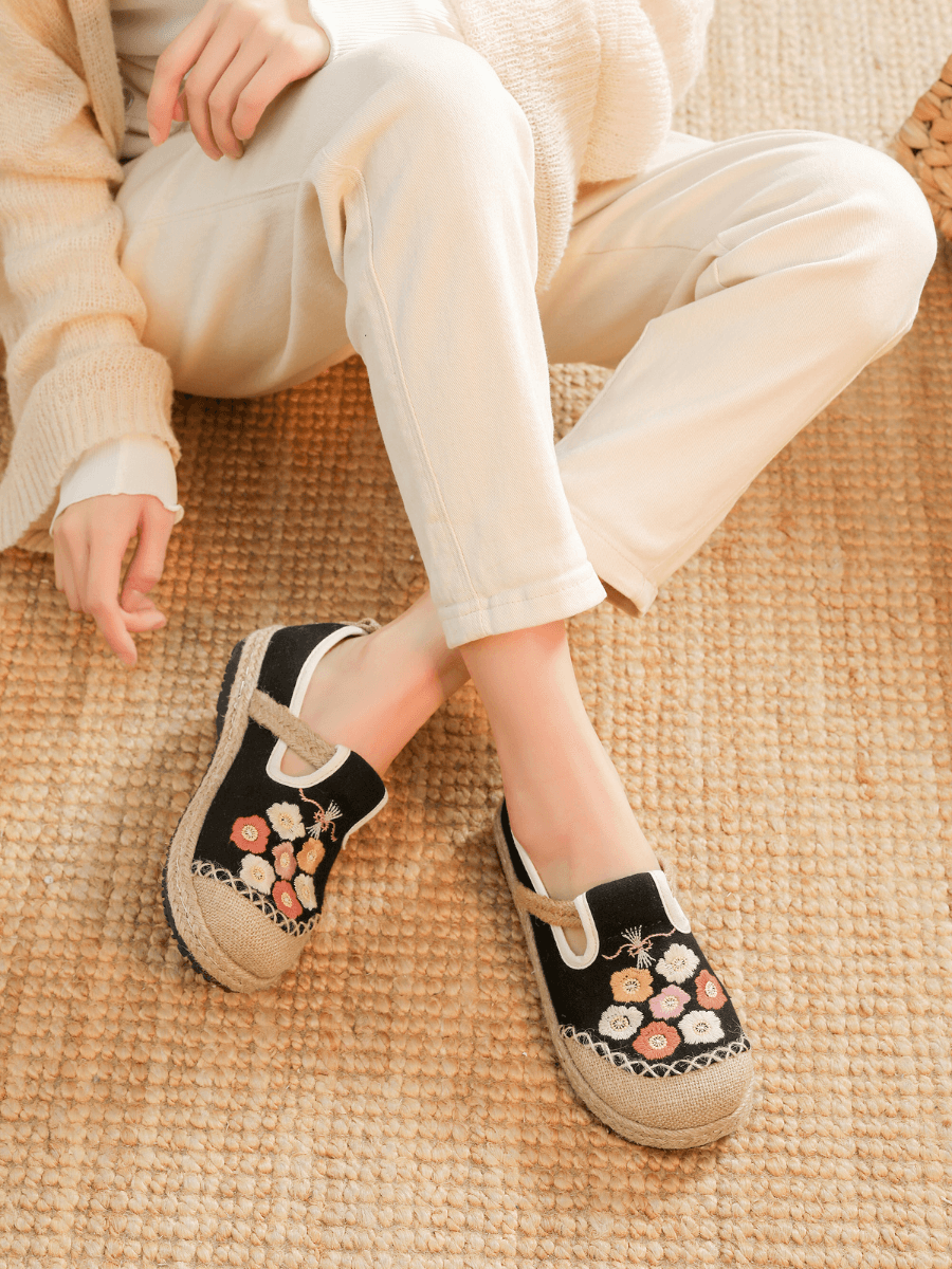 Cactus Rose | Belize Daisy Embroidered Linen Loafer - Black