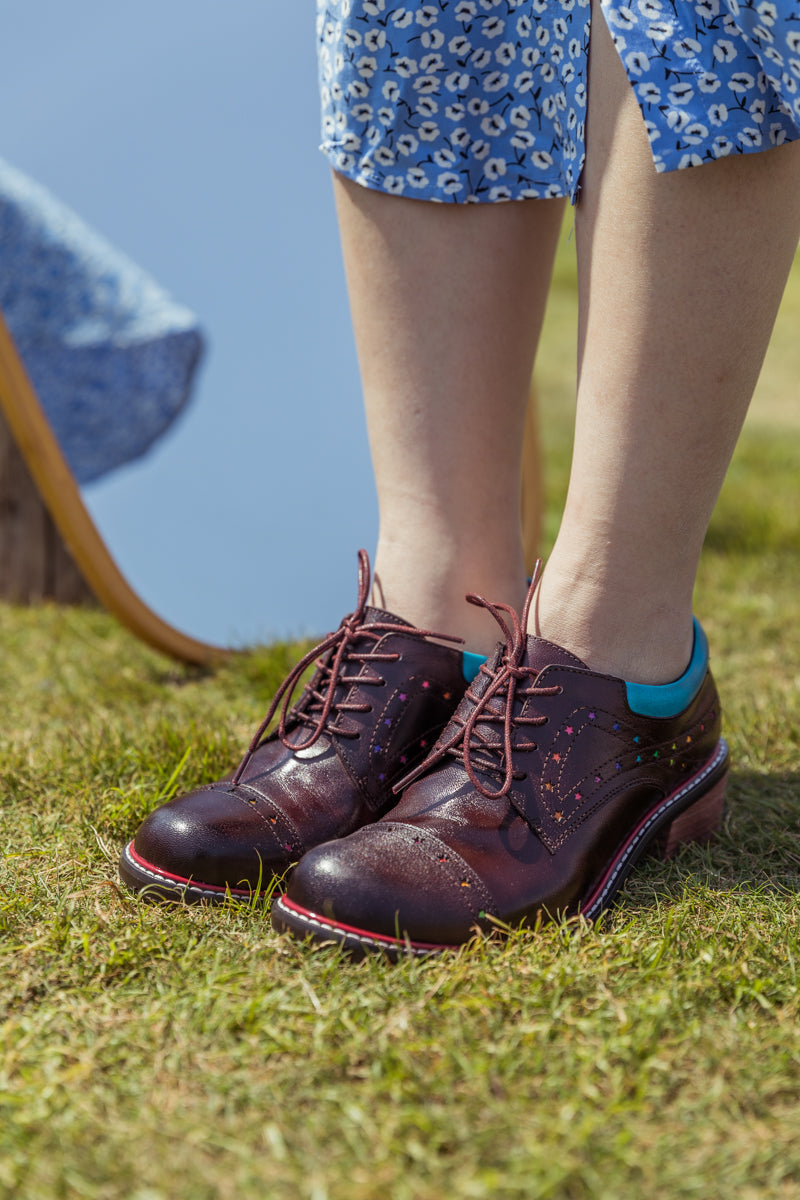 SOFFIA | BROWN STAR EMBOSSED LEATHER BROGUES OXFORD