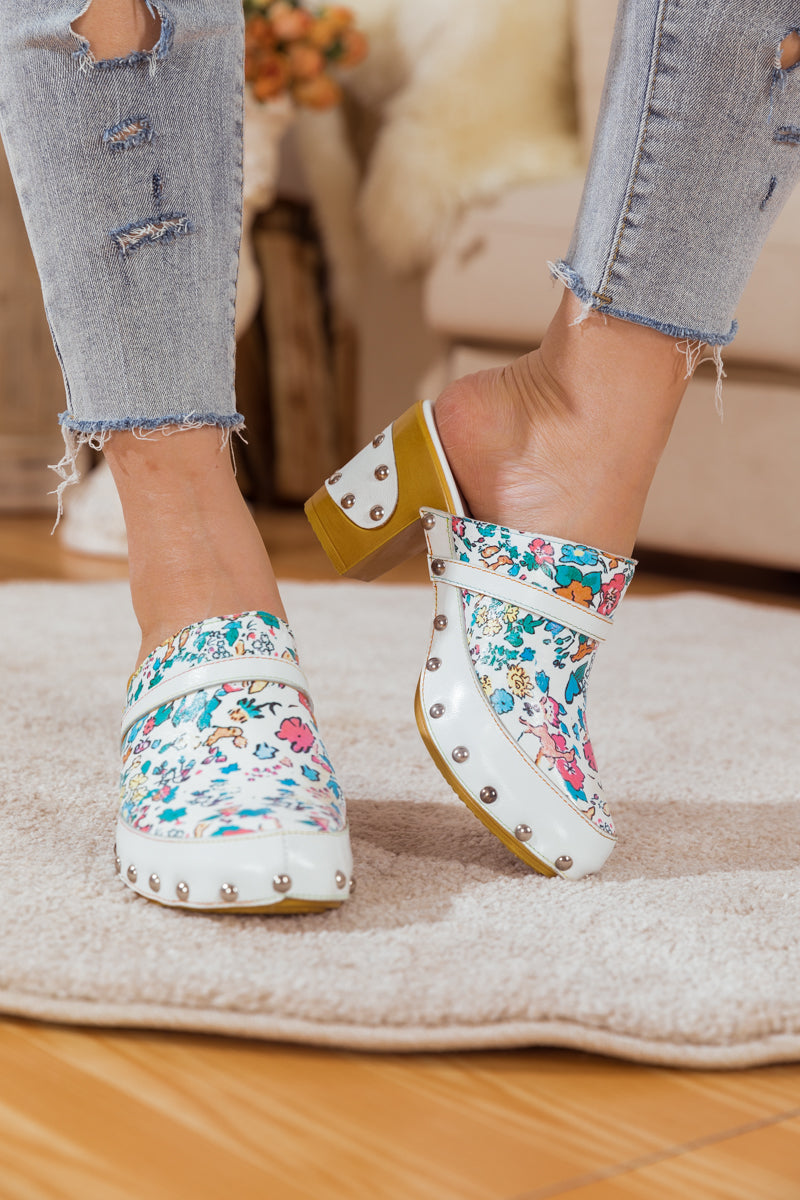 SOFFIA | GRAFFITI FLORAL PATTERNED LEATHER CLOG WHITE