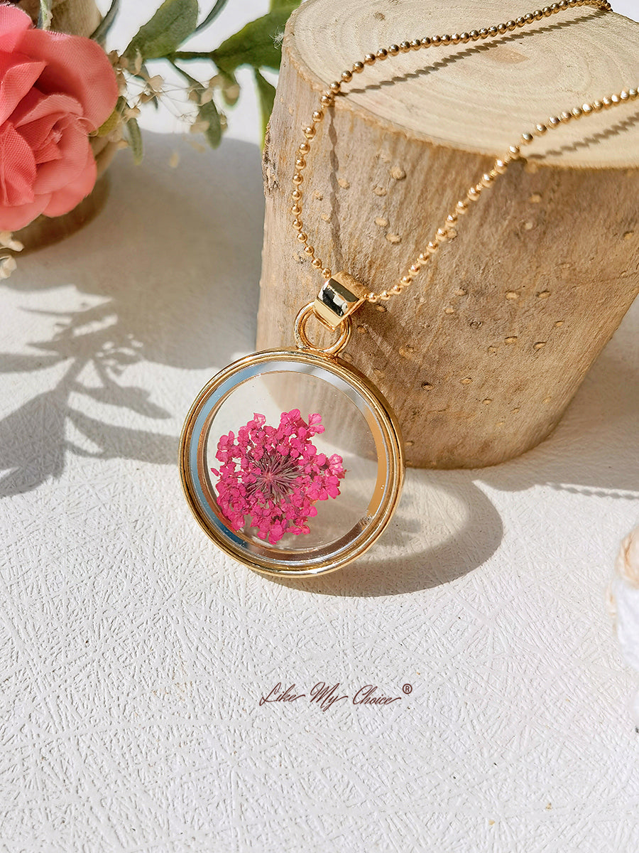 Queen Ann Lace Resin Gold Necklace