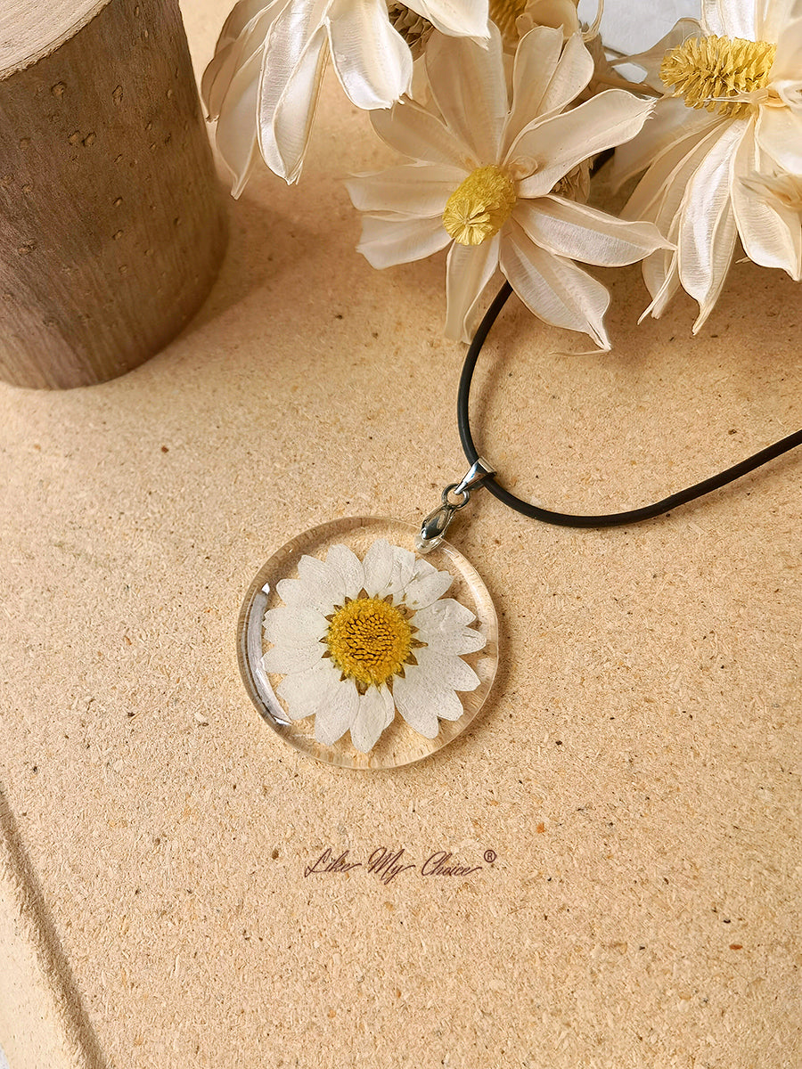 Hippie Flower Pendant Necklace