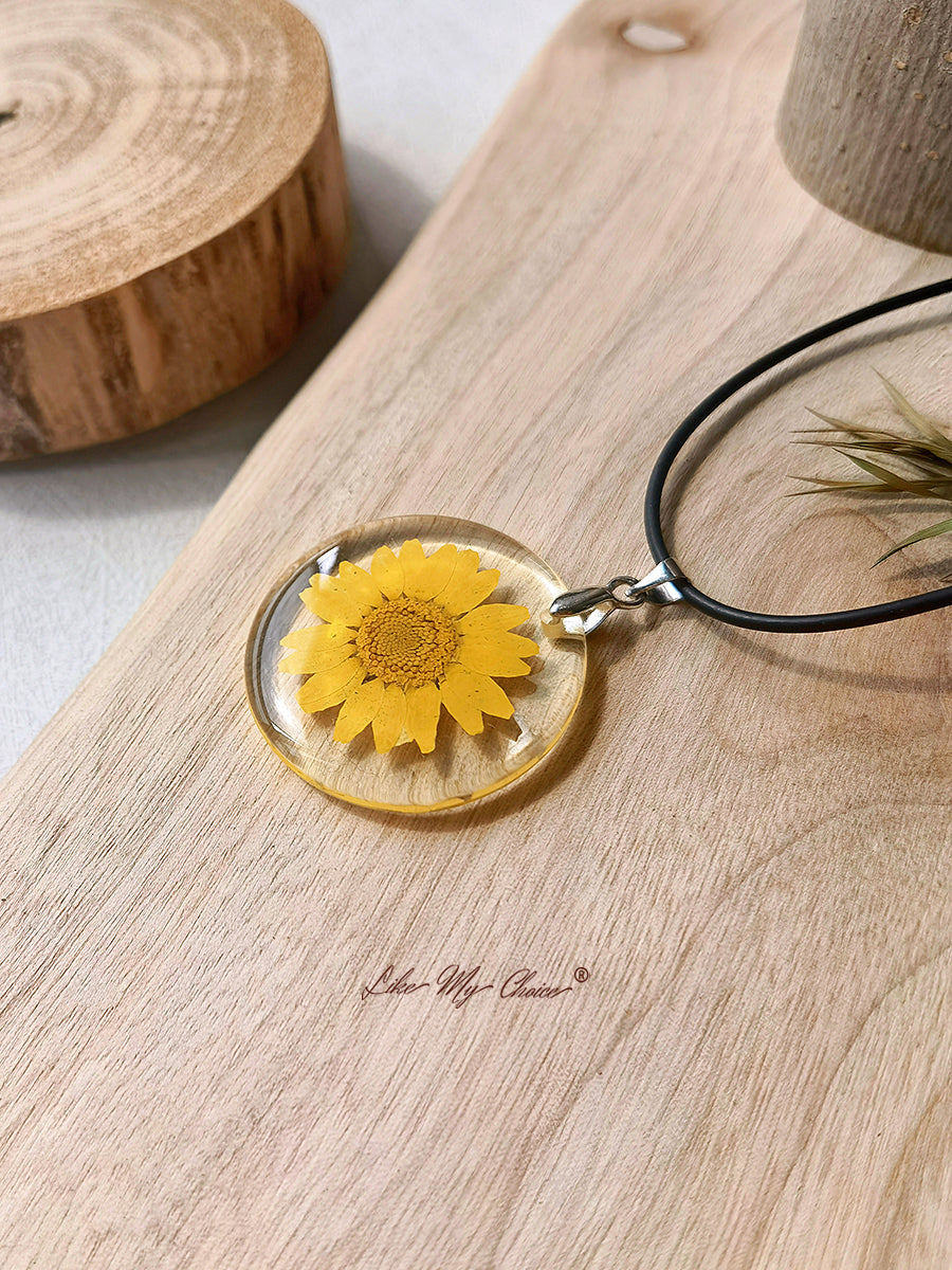 Hippie Flower Pendant Necklace