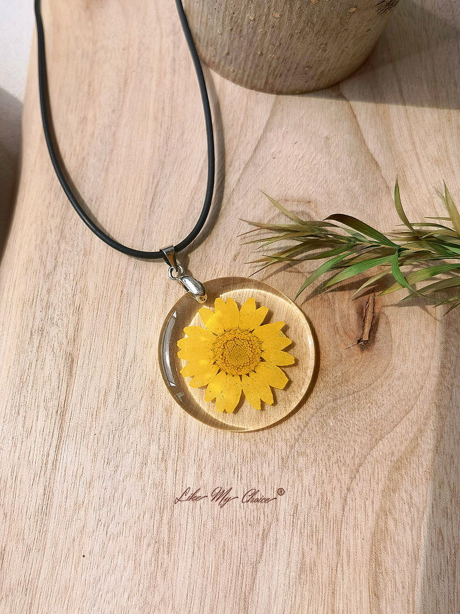 Hippie Flower Pendant Necklace