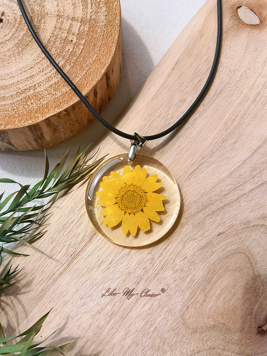 Hippie Flower Pendant Necklace