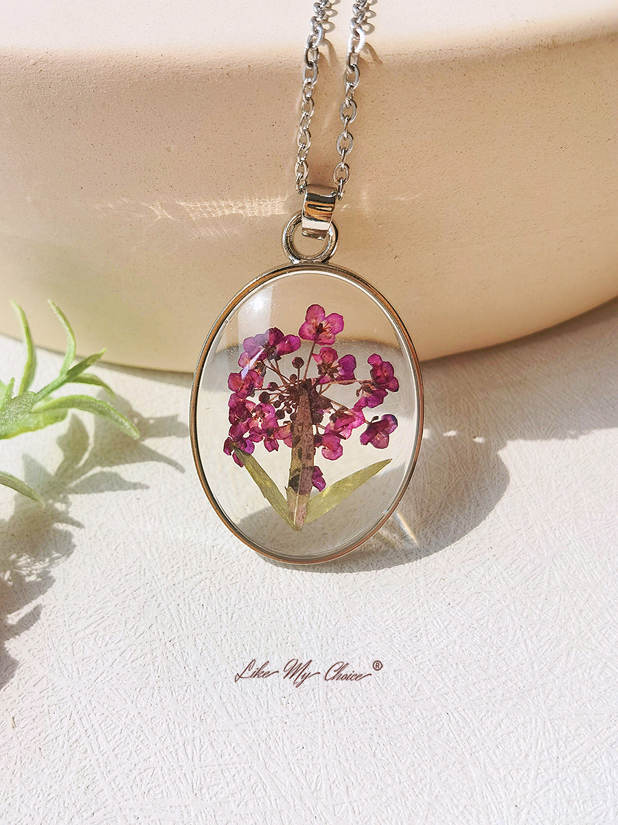 Resin Pendant Necklace With Scottish Heather Dried Flowers