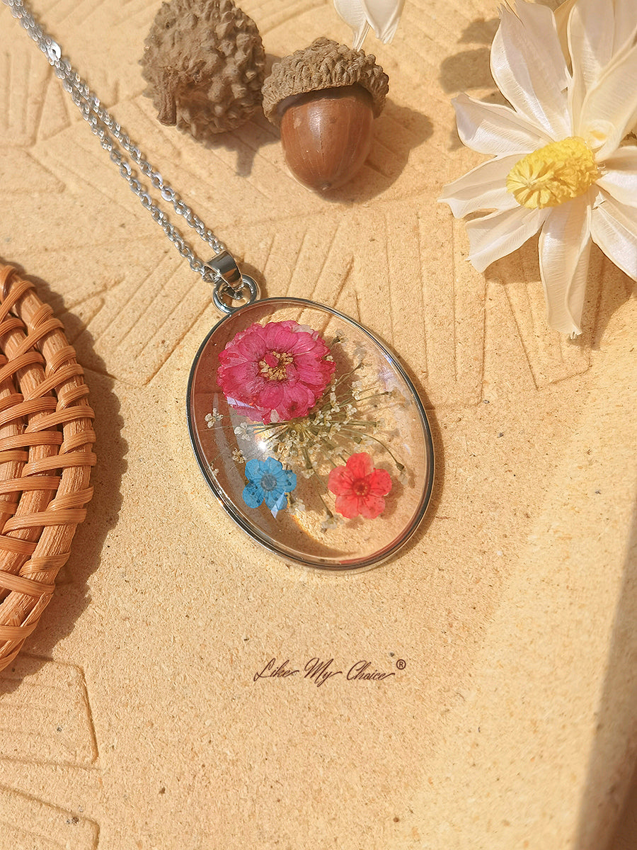 Resin Pendant Necklace With Forget-Me-Not Red Galsang Flower