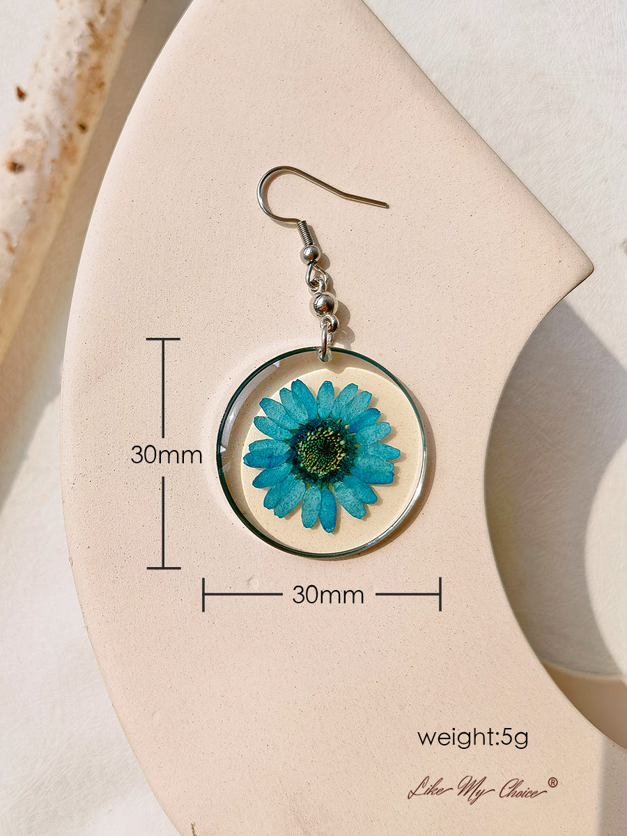 Resin Pendant Earring With Eternal Daisy Dried Flowers