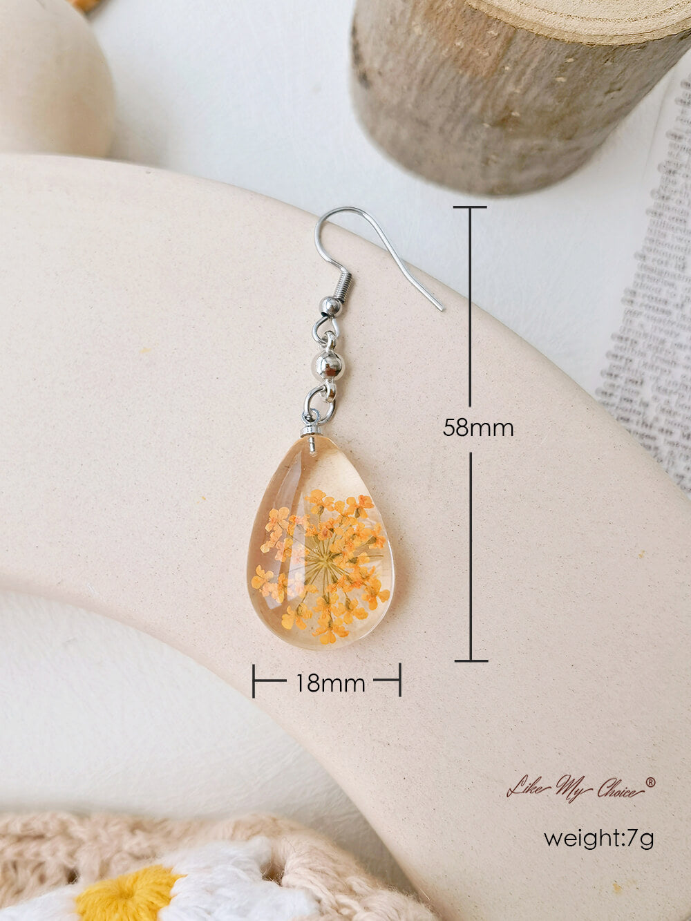 Teardrop Queen Anne Bud Dried Flower Resin Earrings