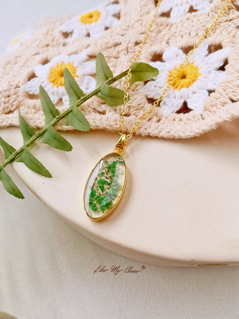 Mini Narcissus Golden Oval Pendant  Natural Resin Necklace